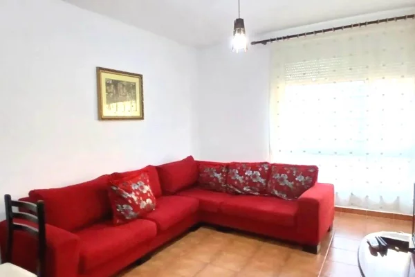 Shtepi me qera 1+1 ne Tirane - 50,000 Leke