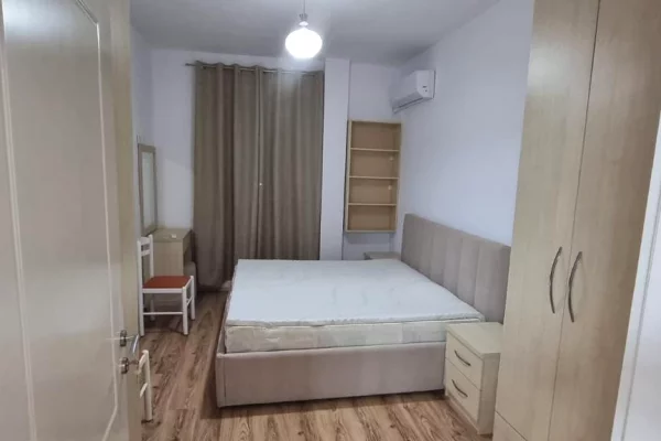 Shtepi me qera Vila Luksoze ne Tirane, 3+1, Mobilimi E mobiluar, Pagesa 55,000  Leke.