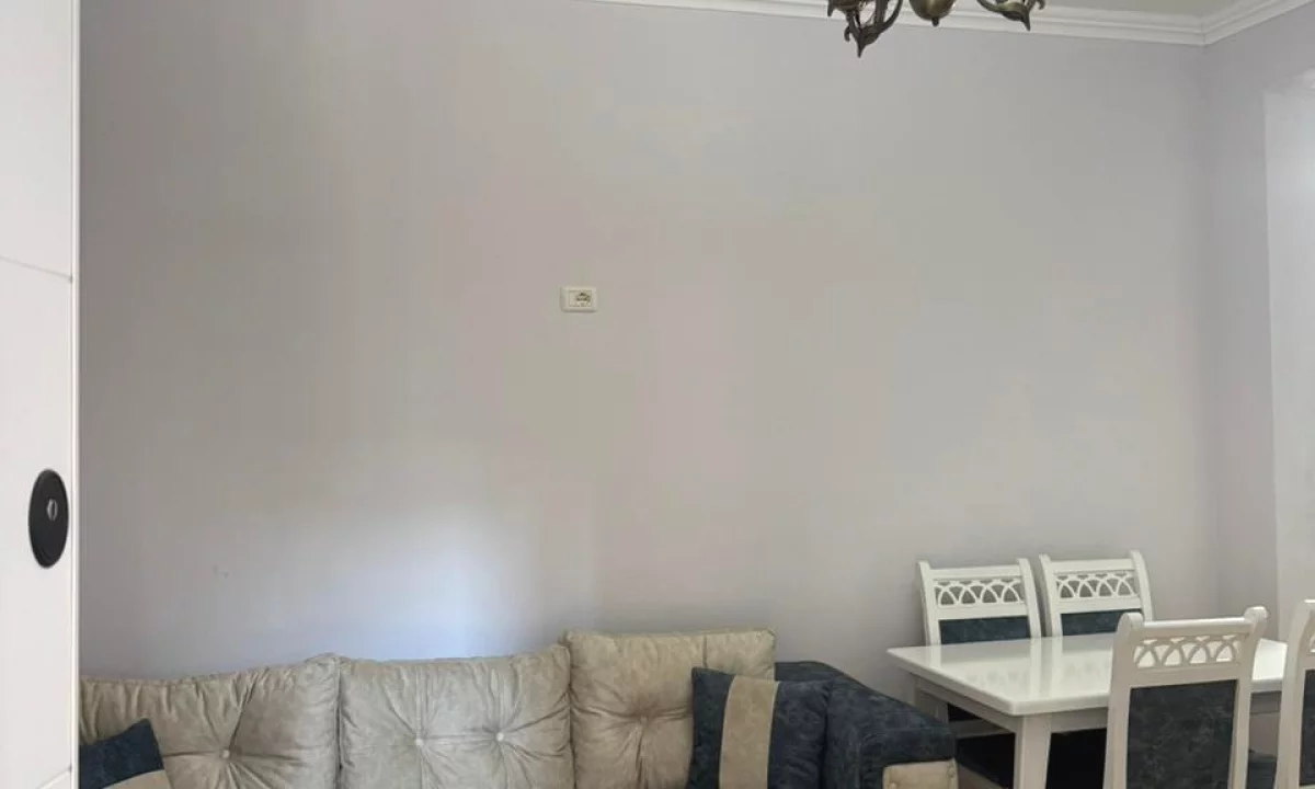 Shtepi me qera Apartament ne Tirane, 1+1, Mobilimi E mobiluar, Pagesa 40,000  Leke.