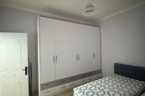 Shtepi me qera Apartament ne Tirane, 1+1, Mobilimi E mobiluar, Pagesa 40,000  Leke.