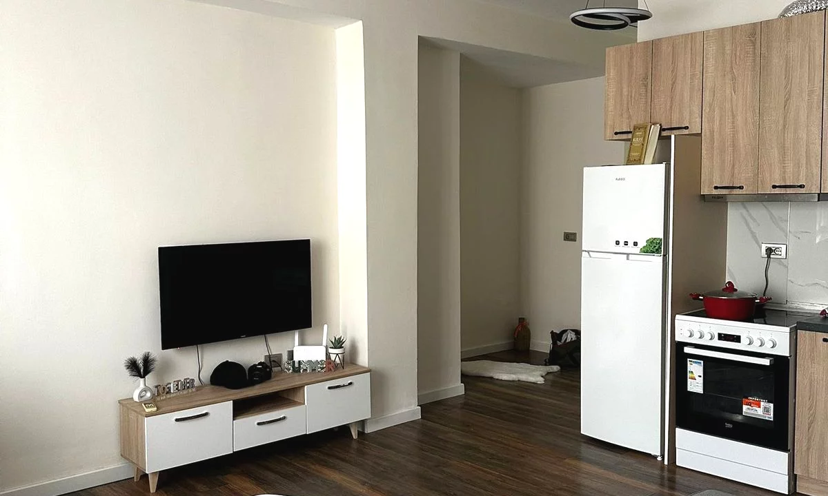 Shtepi me qera Apartament ne Tirane, 1+1, Mobilimi E mobiluar, Pagesa 50,000  Leke.