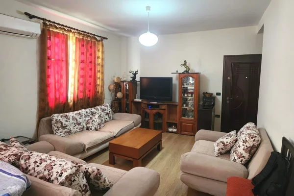 Shtepi me qera Apartament ne Tirane, 2+1, Mobilimi E mobiluar, Pagesa 55,000  Leke.
