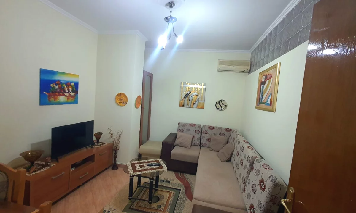 Shtepi me qera Apartament ne Tirane, 1+1, Mobilimi E mobiluar, Pagesa 35,000  Leke.