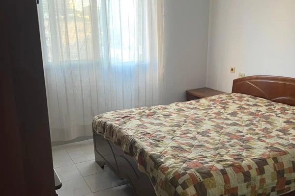 Shtepi ne shitje Apartament ne Tirane, 1+1, Mobilimi E mobiluar, Pagesa 140,000  Euro.