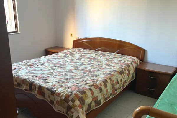 Shtepi ne shitje Apartament ne Tirane, 1+1, Mobilimi E mobiluar, Pagesa 140,000  Euro.