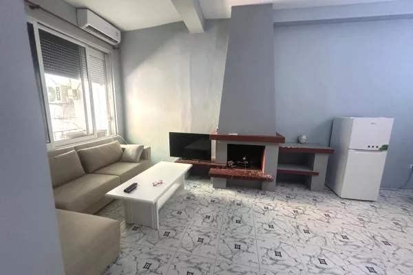 Shtepi me qera Shtepi Private ne Tirane, 1+1, Mobilimi E mobiluar, Pagesa 50,000  Leke.
