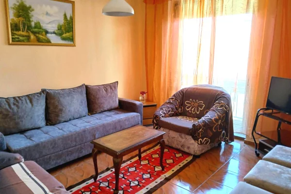 🏢Ne zonen e Brrylit,prane Bar La Vita jepet me qera 1+1,i mobiluar.500Euro