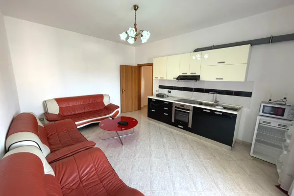 Shtepi ne shitje 1+1 ne Durres - 90,000 Euro