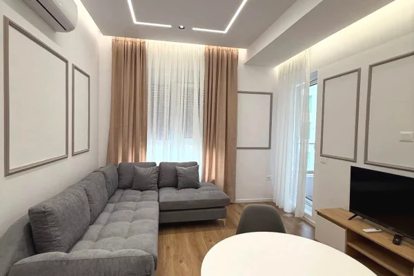 Shtepi me qera Apartament ne Tirane, 1+1, Mobilimi E mobiluar, Pagesa 450  Euro.