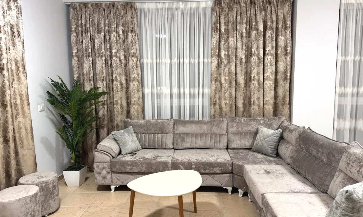 Shtepi me qera Apartament ne Tirane, 2+1, Mobilimi E mobiluar, Pagesa 85,000  Leke.