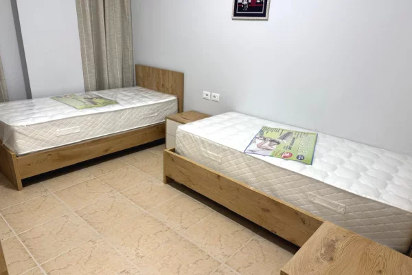 Shtepi me qera Apartament ne Tirane, 2+1, Mobilimi E mobiluar, Pagesa 85,000  Leke.