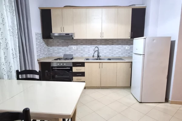 Shtepi me qera Apartament ne Tirane, 1+1, Mobilimi E mobiluar, Pagesa 42,000  Leke.