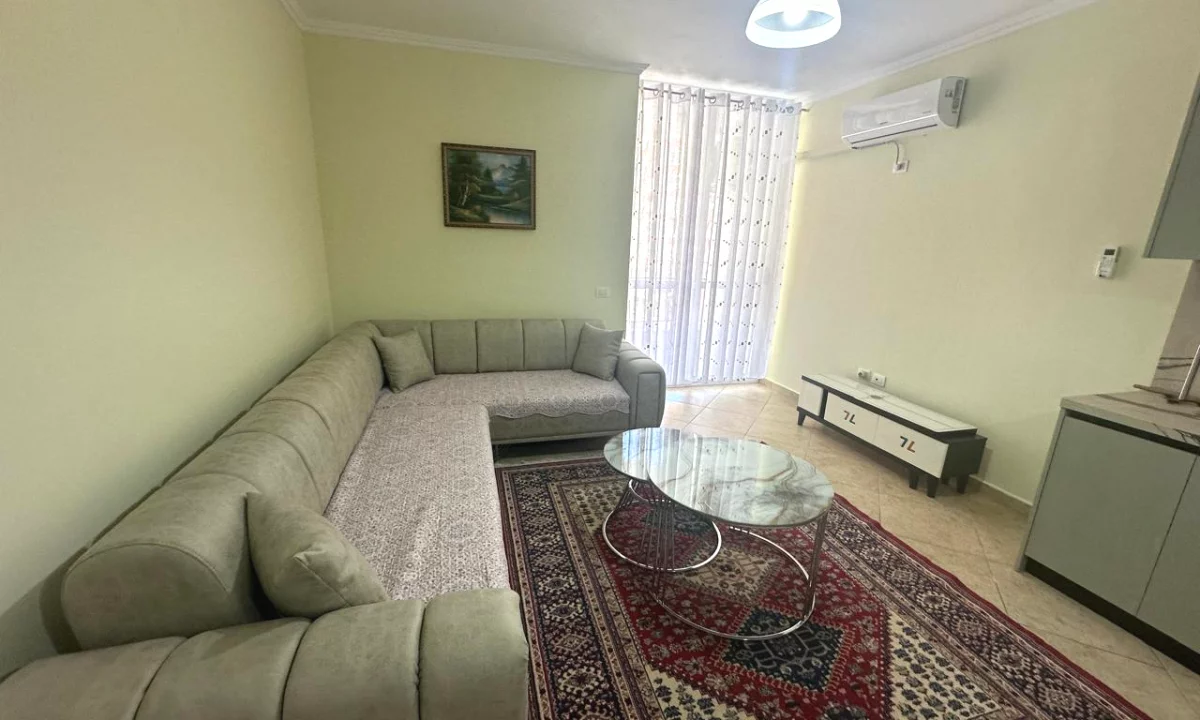 Appartamento in affitto a Tirana 2+1, Arredato