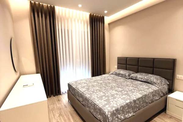 Shtepi me qera Apartament ne Tirane, 1+1, Mobilimi E mobiluar, Pagesa 60,000  Leke.