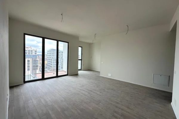 Ambient biznesi me qera 3+1 ne Tirane - 1,000 Euro