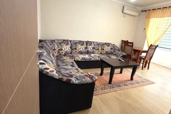 Shtepi me qera 1+1 ne Tirane - 55,000 Leke