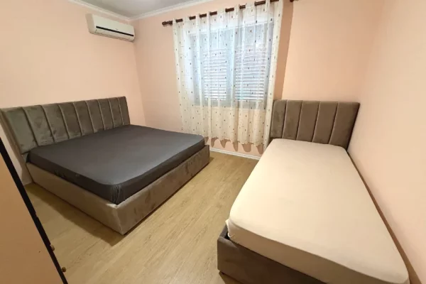 Shtepi me qera Apartament ne Tirane, 1+1, Mobilimi E mobiluar, Pagesa 55,000  Leke.