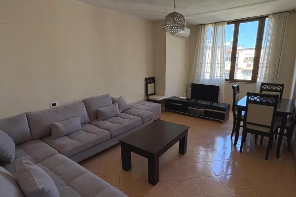 🏢Ish Tregu Elektrik,jepet me qera apartament 2+1,e mobiluar.55,000Leke