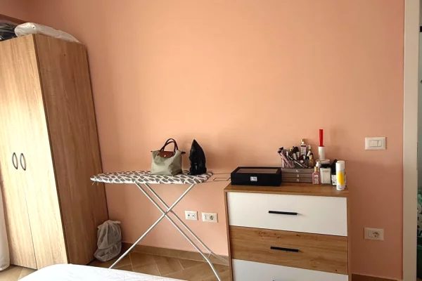 Shtepi me qera Apartament ne Tirane, 1+1, Mobilimi E mobiluar, Pagesa 65,000  Leke.