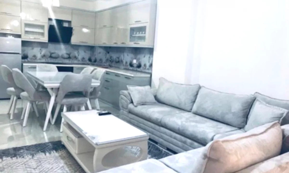 Shtepi me qera Apartament ne Tirane, 2+1, Mobilimi E mobiluar, Pagesa 80,000  Leke.
