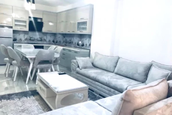 🏢Prane Shkolles se Mesme “Partizani”jepet me qera apartament 2+1+2,i mobiluar.80,000Leke (Bruto )