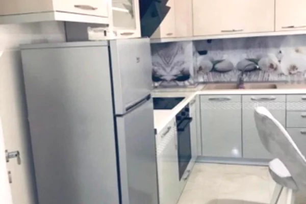 Shtepi me qera Apartament ne Tirane, 2+1, Mobilimi E mobiluar, Pagesa 80,000  Leke.