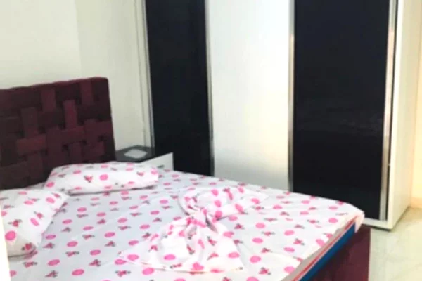 Shtepi me qera Apartament ne Tirane, 2+1, Mobilimi E mobiluar, Pagesa 80,000  Leke.