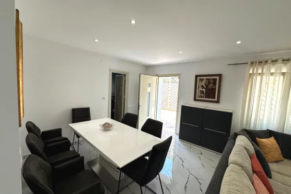 Shtepi me qera Shtepi Private ne Tirane, 2+1, Mobilimi E mobiluar, Pagesa 55,000  Leke.