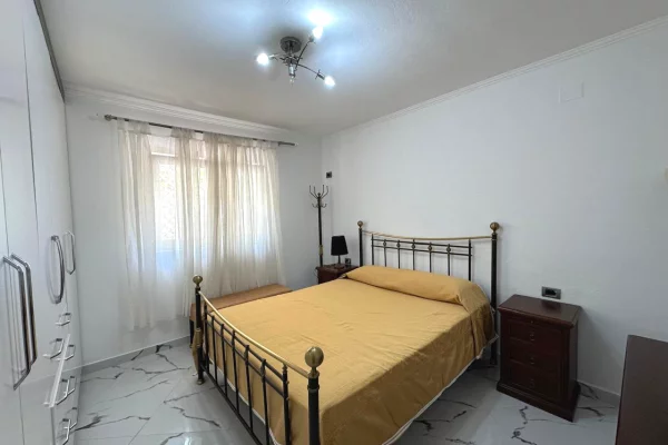Shtepi me qera Shtepi Private ne Tirane, 2+1, Mobilimi E mobiluar, Pagesa 55,000  Leke.