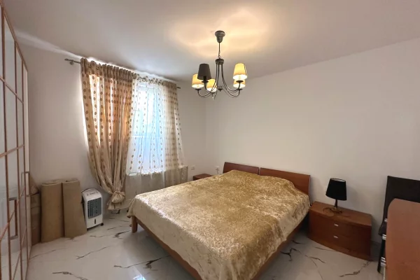 Shtepi me qera Shtepi Private ne Tirane, 2+1, Mobilimi E mobiluar, Pagesa 55,000  Leke.