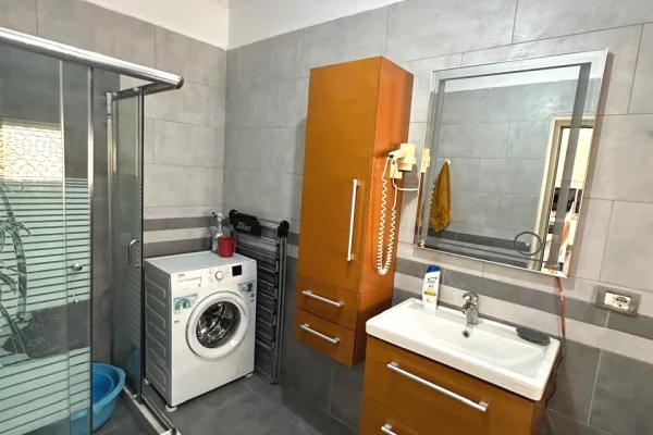 Shtepi me qera Shtepi Private ne Tirane, 2+1, Mobilimi E mobiluar, Pagesa 55,000  Leke.