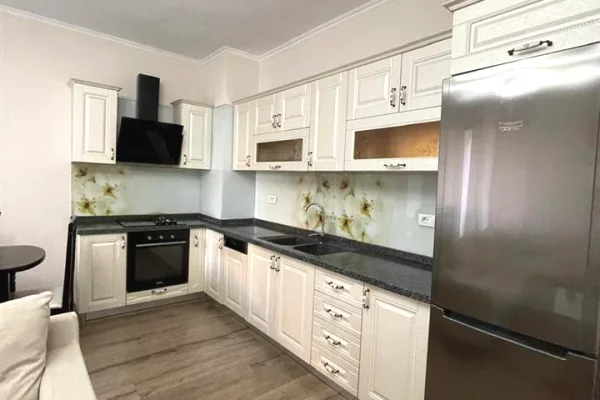 Shtepi me qera Apartament ne Tirane, 2+1, Mobilimi E mobiluar, Pagesa 45,000  Leke.