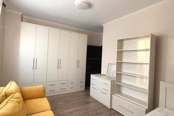 Shtepi me qera Apartament ne Tirane, 2+1, Mobilimi E mobiluar, Pagesa 45,000  Leke.