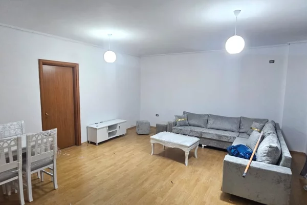 Shtepi me qera Apartament ne Tirane, 2+1, Mobilimi E mobiluar, Pagesa 50,000  Leke.
