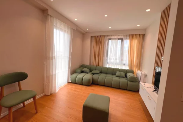 Shtepi me qera Apartament ne Tirane, 2+1, Mobilimi E mobiluar, Pagesa 75,000  Leke.