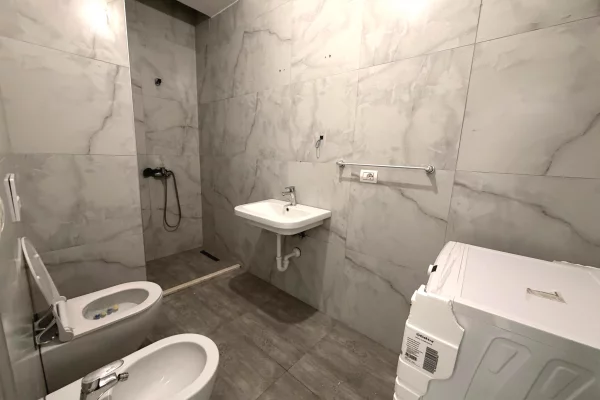 Shtepi me qera Apartament ne Tirane, 1+1, Mobilimi E mobiluar, Pagesa 40,000  Leke.