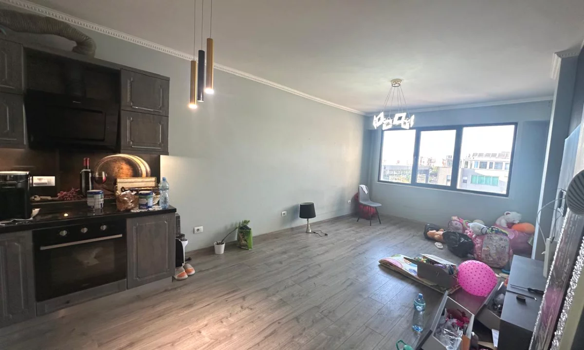 Shtepi ne shitje Apartament ne Tirane, 2+1, Mobilimi Bosh, pa mobiluar, Pagesa 168,000  Euro.