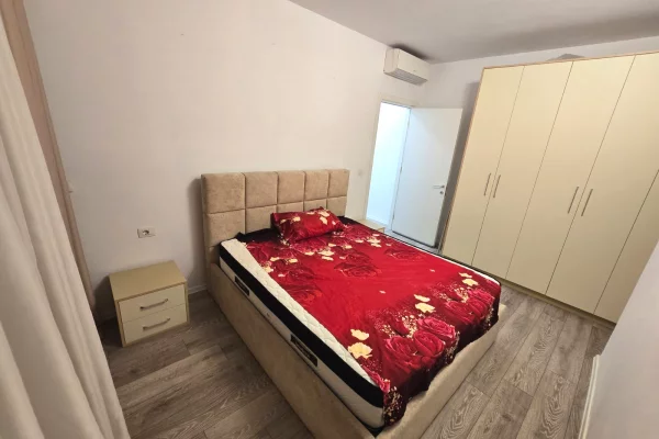 Shtepi me qera Apartament ne Tirane, 1+1, Mobilimi E mobiluar, Pagesa 60,000  Leke.