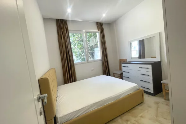 Shtepi me qera Vila Luksoze ne Tirane, 1+1, Mobilimi E mobiluar, Pagesa 45,000  Leke.