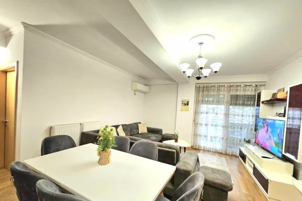 Shtepi me qera 2+1 ne Tirane - 700 Euro