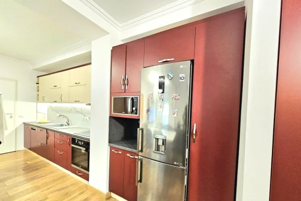 Shtepi me qera Apartament ne Tirane, 2+1, Mobilimi E mobiluar, Pagesa 700  Euro.