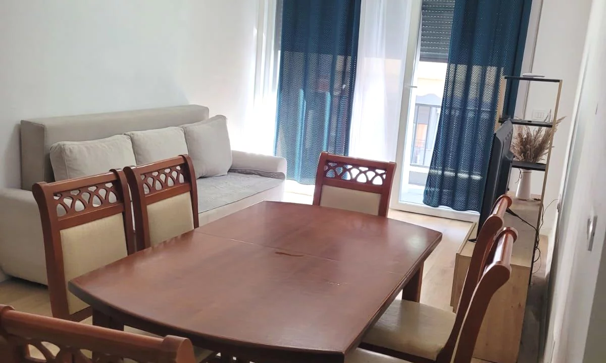 Shtepi me qera Apartament ne Tirane, 1+1, Mobilimi E mobiluar, Pagesa 40,000  Leke.
