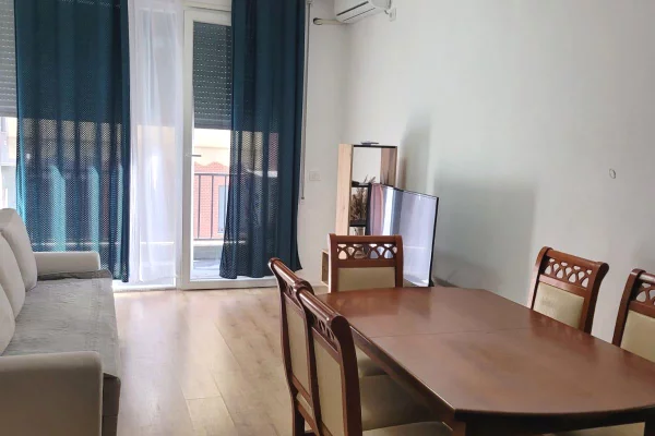 Shtepi me qera Apartament ne Tirane, 1+1, Mobilimi E mobiluar, Pagesa 40,000  Leke.