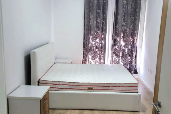 Shtepi me qera Apartament ne Tirane, 1+1, Mobilimi E mobiluar, Pagesa 40,000  Leke.