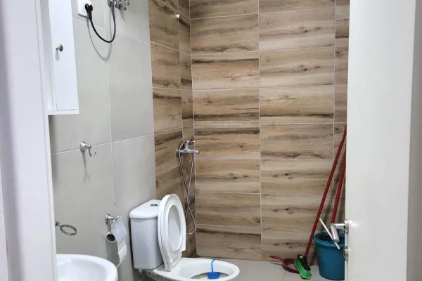 Shtepi me qera Apartament ne Tirane, 1+1, Mobilimi E mobiluar, Pagesa 40,000  Leke.
