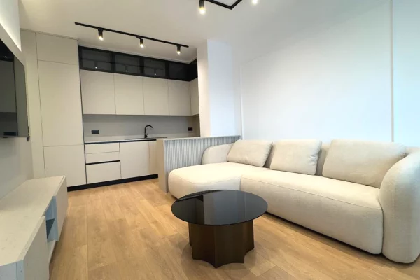 Shtepi me qera Apartament ne Tirane, 1+1, Mobilimi E mobiluar, Pagesa 80,000  Leke.