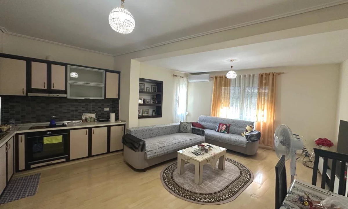 Shtepi ne shitje Apartament ne Tirane, 1+1, Mobilimi E mobiluar, Pagesa 9,500,000  Leke.