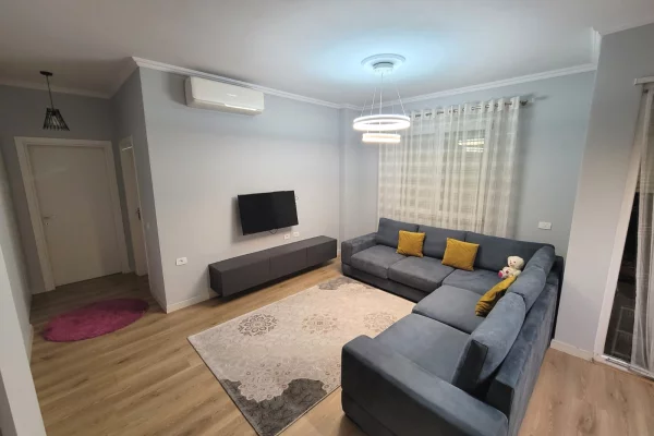 Shtepi me qera Apartament ne Tirane, 2+1, Mobilimi E mobiluar, Pagesa 600  Euro.
