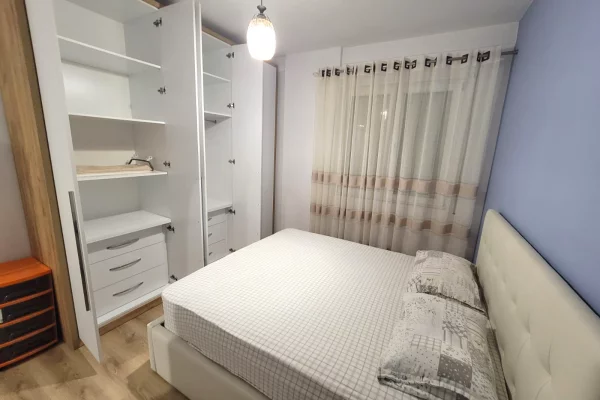 Shtepi me qera Apartament ne Tirane, 2+1, Mobilimi E mobiluar, Pagesa 600  Euro.