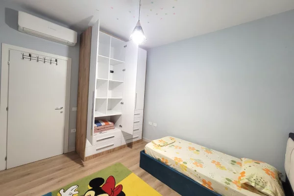 Shtepi me qera Apartament ne Tirane, 2+1, Mobilimi E mobiluar, Pagesa 600  Euro.